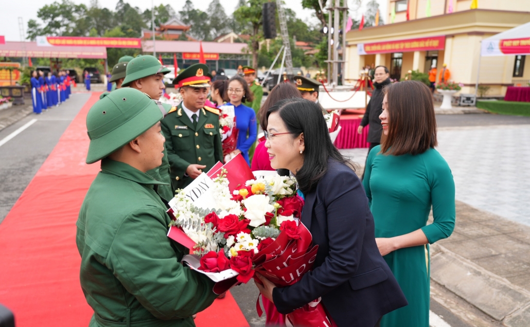 [Trực tuyến] Thái Nguyên: Trên 2.000 thanh niên ưu tú lên đường nhập ngũ