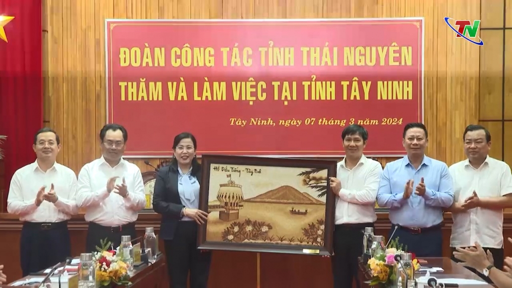 Trao đổi kinh nghiệm phát triển thương mại dịch vụ, thu hút đầu tư và liên kết vùng tại tỉnh Tây Ninh