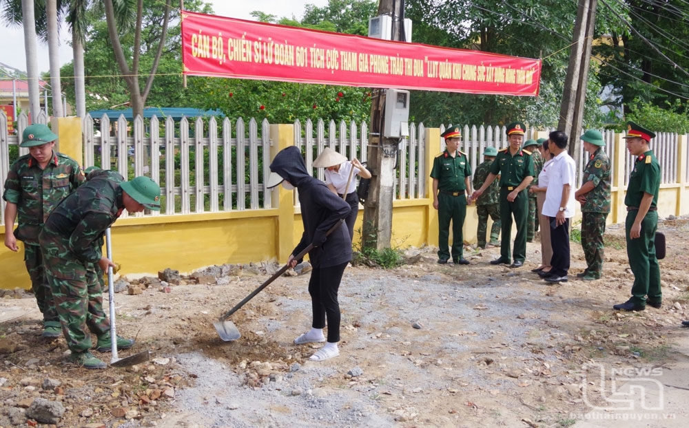 同喜县：支持3.500多吨水泥建设农村基础设施