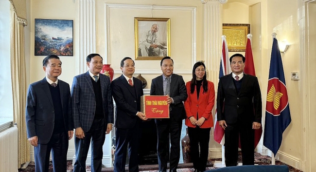 Đoàn công tác của tỉnh Thái Nguyên làm việc với Đại sứ quán Việt Nam tại Vương quốc Anh