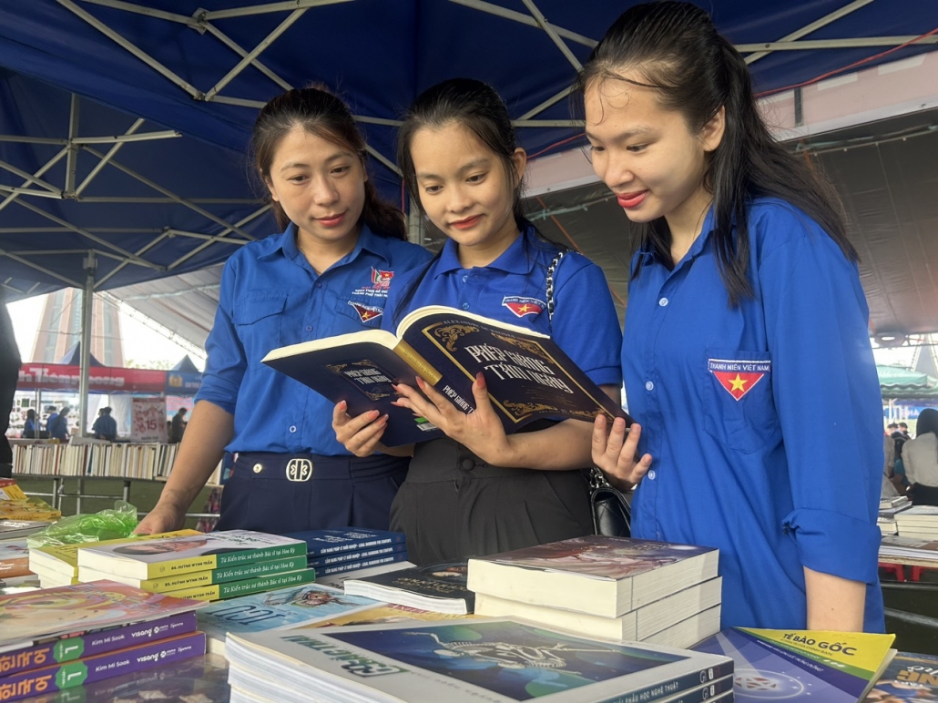 [Photo] TP Thái Nguyên: Gần 1000 người tham dự Ngày Sách và văn hóa đọc