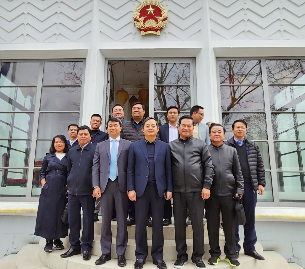 Đoàn công tác tỉnh Thái Nguyên làm việc với Tổng LSQ Việt Nam tại Frankfurt-CHLB Đức