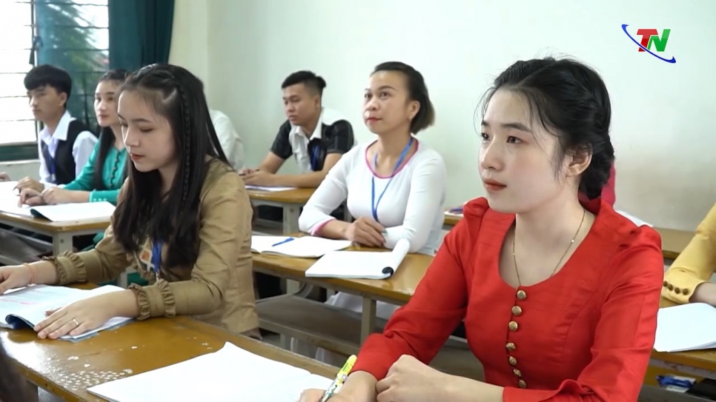 Hỗ trợ kinh phí cho lưu học sinh Lào, Campuchia học tập tại các cơ sở đào tạo trực thuộc UBND tỉnh