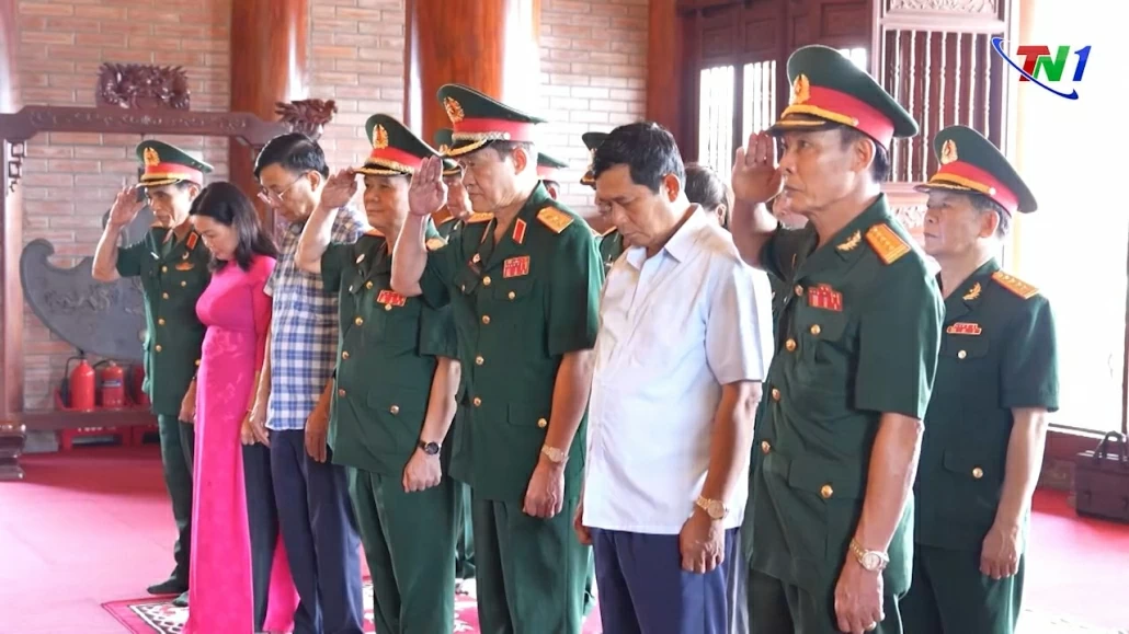 Gặp mặt, tặng quà người có công, cựu chiến binh trên địa bàn tỉnh Thái Nguyên