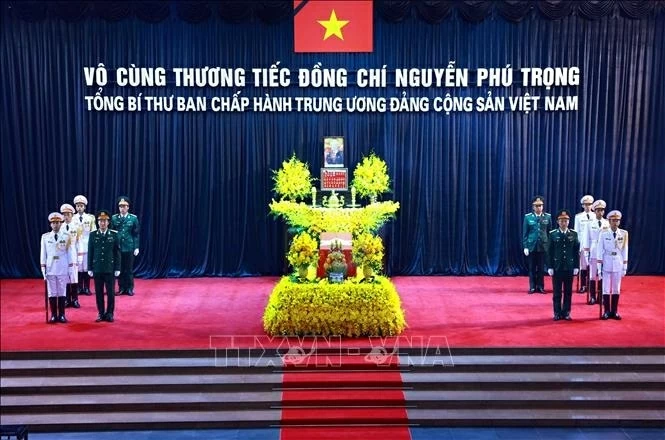 Lãnh đạo Tòa án nhân dân tối cao dâng hương tưởng nhớ các Anh hùng liệt sỹ TNXP Đại đội 915, Đội 91 Bắc Thái