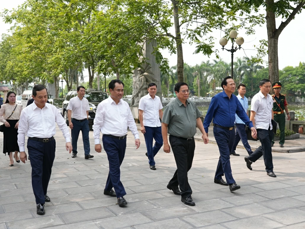 Thủ tướng Chính phủ Phạm Minh Chính thăm thương binh, gia đình liệt sĩ tại Thái Nguyên