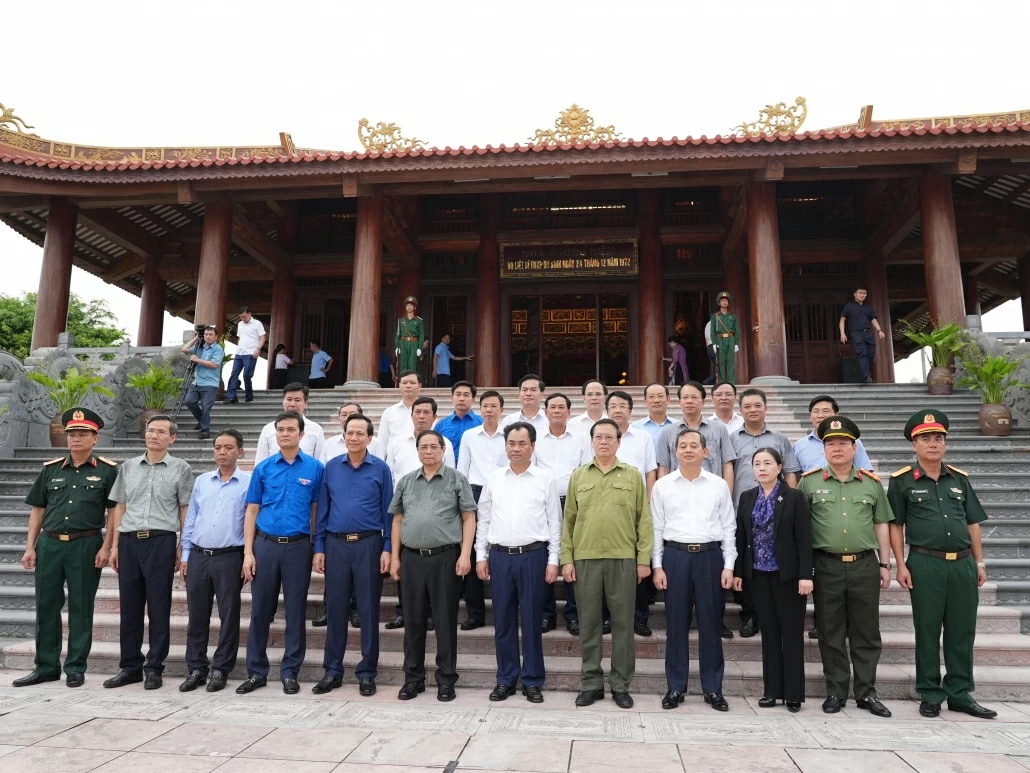 Thủ tướng Chính phủ Phạm Minh Chính thăm thương binh, gia đình liệt sĩ tại Thái Nguyên