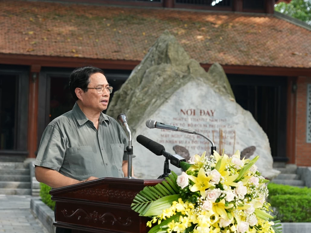 Thủ tướng Chính phủ Phạm Minh Chính thăm thương binh, gia đình liệt sĩ tại Thái Nguyên