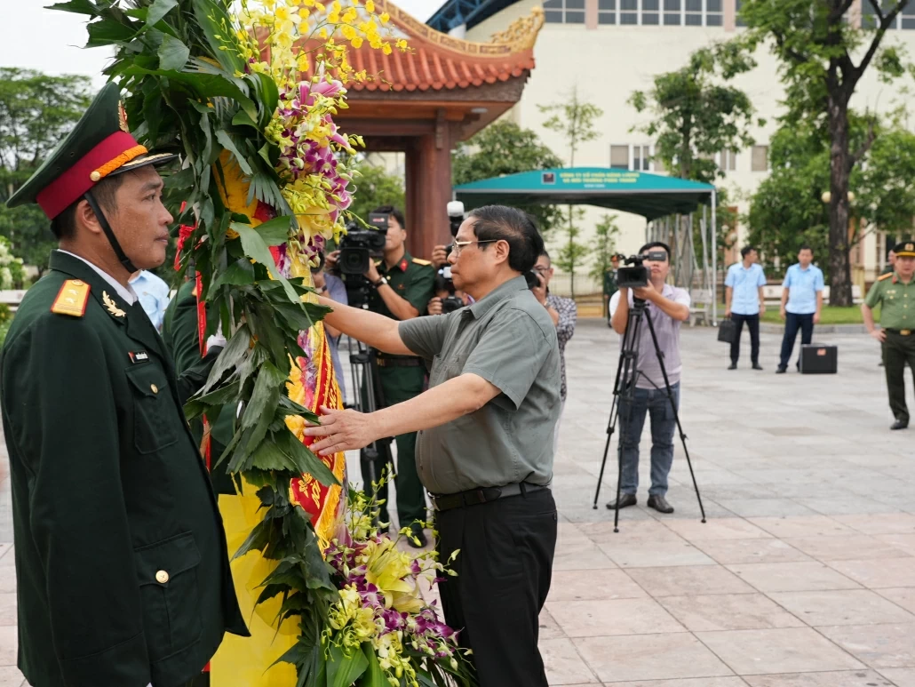 Thủ tướng Chính phủ Phạm Minh Chính thăm thương binh, gia đình liệt sĩ tại Thái Nguyên