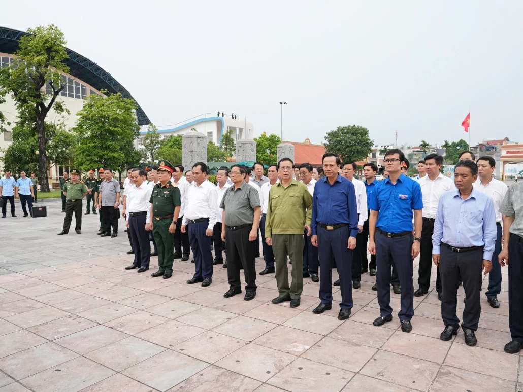 Thủ tướng Chính phủ Phạm Minh Chính thăm thương binh, gia đình liệt sĩ tại Thái Nguyên