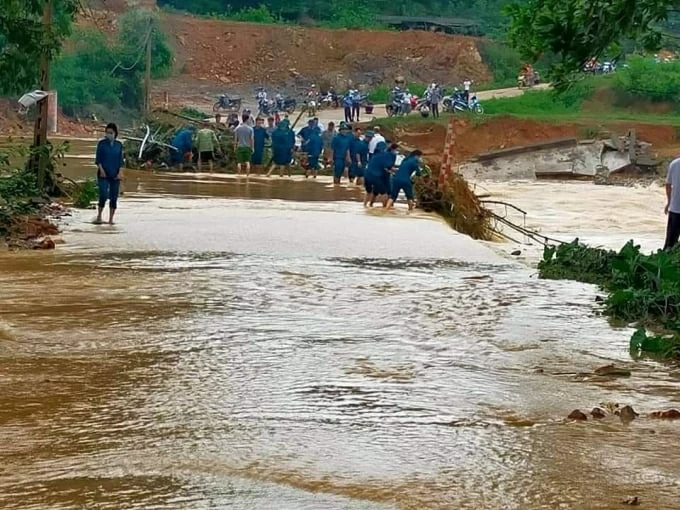 Chủ động ứng phó với mưa lũ, sạt lở đất