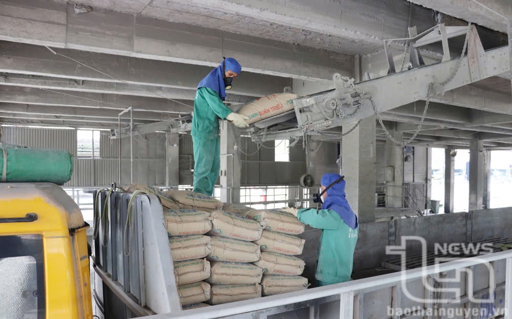 Cement enterprises face difficulties again