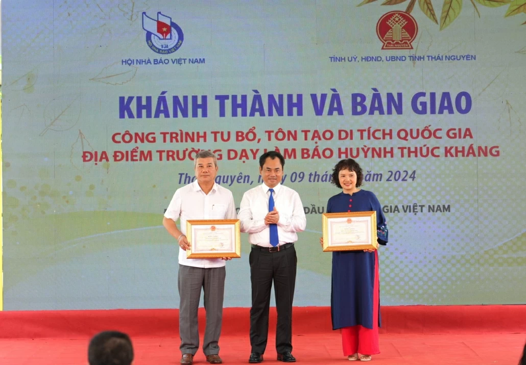 [Photo] Khánh thành và bàn giao Di tích Quốc gia Địa điểm Trường dạy làm báo Huỳnh Thúc Kháng