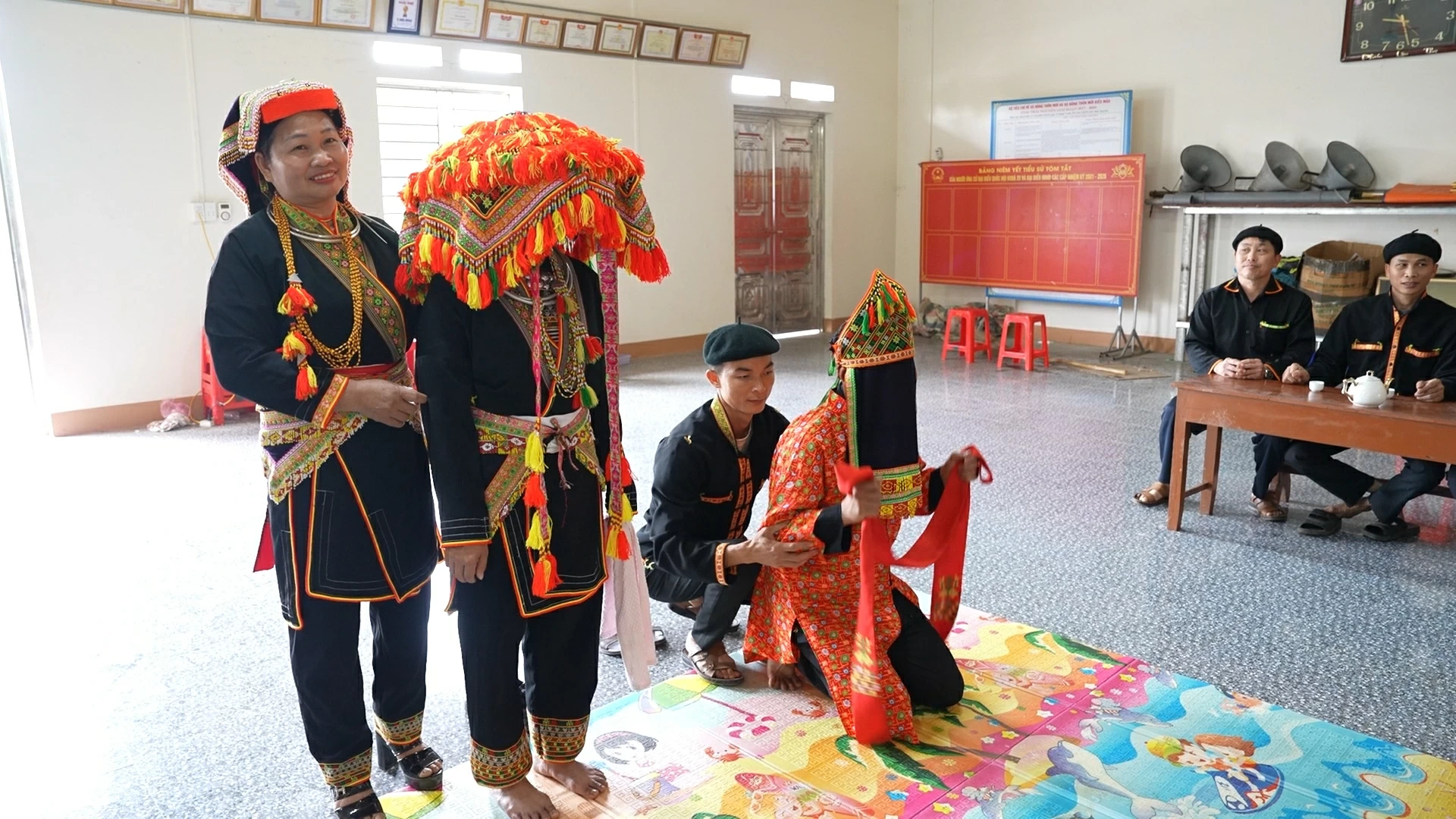 [Photo] Giữ gìn, bảo tồn trang phục truyền thống người Dao Lô Gang Thái Nguyên