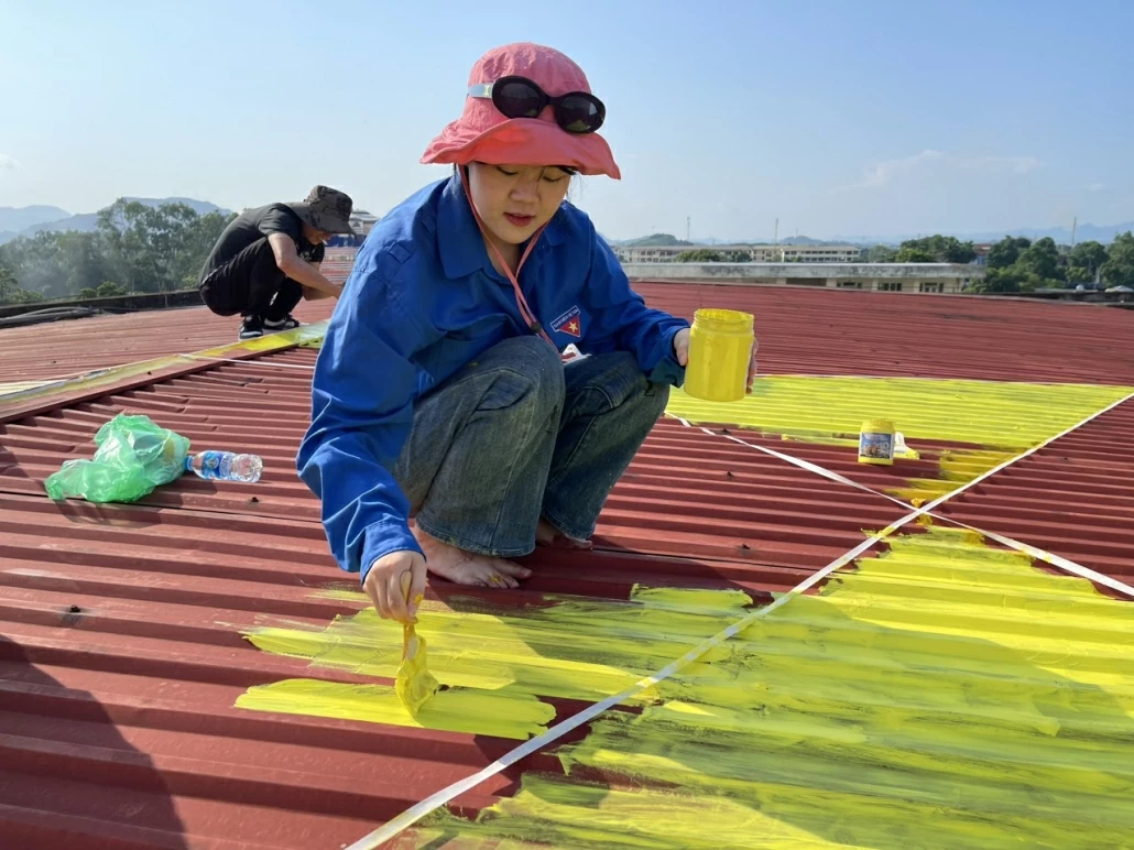 [Photo] Trào lưu “mỗi mái nhà là một lá cờ Tổ quốc”: Lan tỏa tình yêu nước