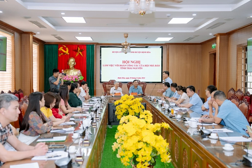 [Photo] Hội Nhà báo Thái Nguyên thực tế tại huyện Định Hóa