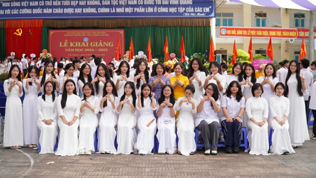 Thái Nguyên: Huân hoan chào đón năm học mới