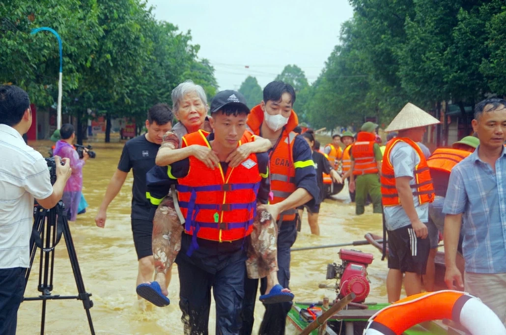 Cần cảnh giác với những chiêu trò lừa đảo, nhận diện và không đăng tải, chia sẻ thông tin sai sự thật về mưa lũ