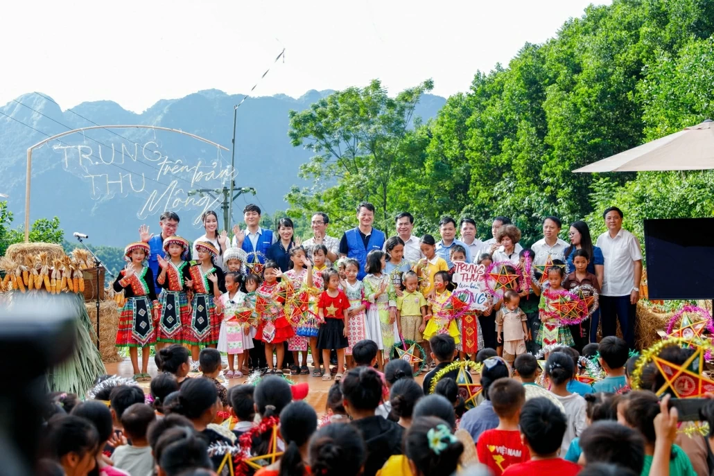 [Photo] Trung thu trên bản Mông