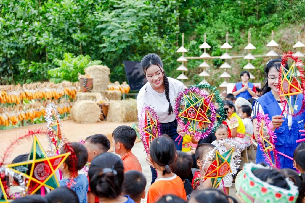 [Photo] Trung thu trên bản Mông