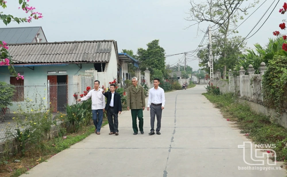 Pho Yen City: 100% leaders of hamlet and residential group are party members