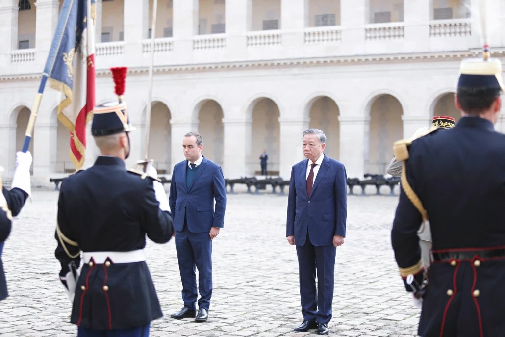 Lễ đón chính thức Tổng Bí thư, Chủ tịch nước Tô Lâm tại Điện Invalides, Pháp