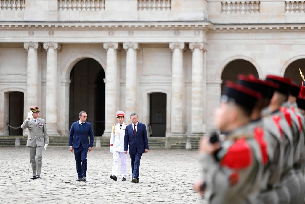 Lễ đón chính thức Tổng Bí thư, Chủ tịch nước Tô Lâm tại Điện Invalides, Pháp