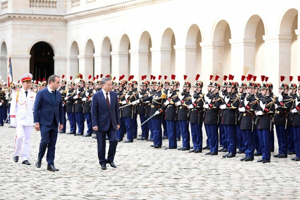 Lễ đón chính thức Tổng Bí thư, Chủ tịch nước Tô Lâm tại Điện Invalides, Pháp