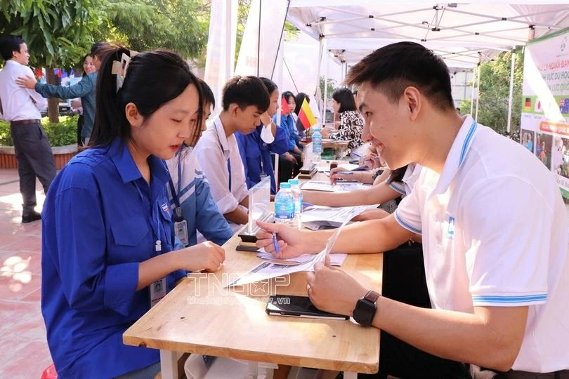 Over 900 students participate in the Career Counseling and Job Fair