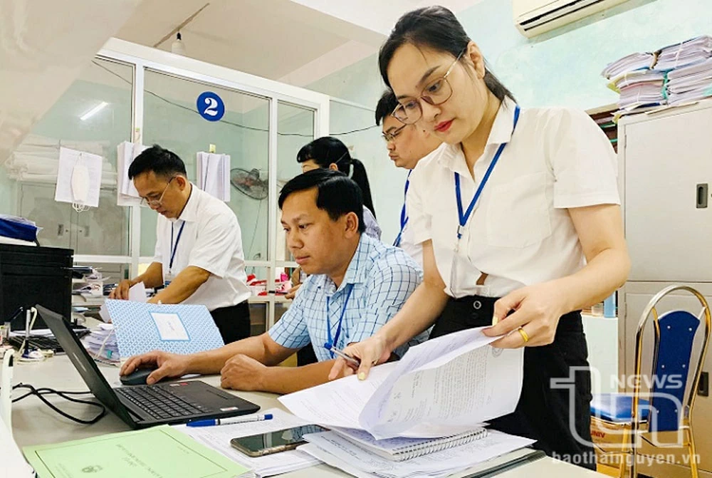 Progress in administrative reform in Dinh Hoa district