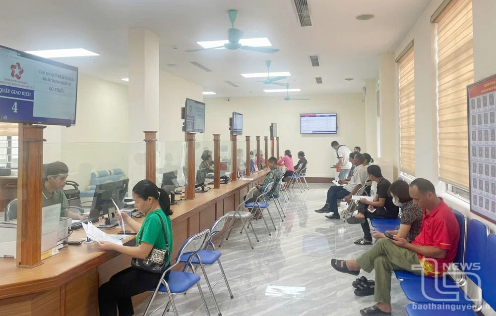 Progress in administrative reform in Dinh Hoa district