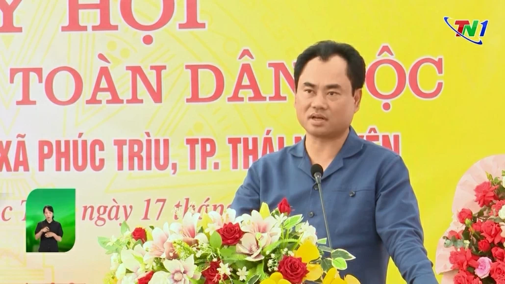 Đồng chí Bí thư Tỉnh ủy dự Ngày hội Đại đoàn kết toàn dân tộc tại xóm Phúc Tiến, xã Phúc Trìu, thành phố Thái Nguyên