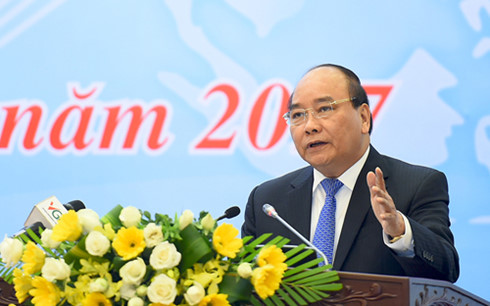 Thủ tướng: “Đừng để dân khổ vì nhập sản phẩm Việt Nam có thể làm được”