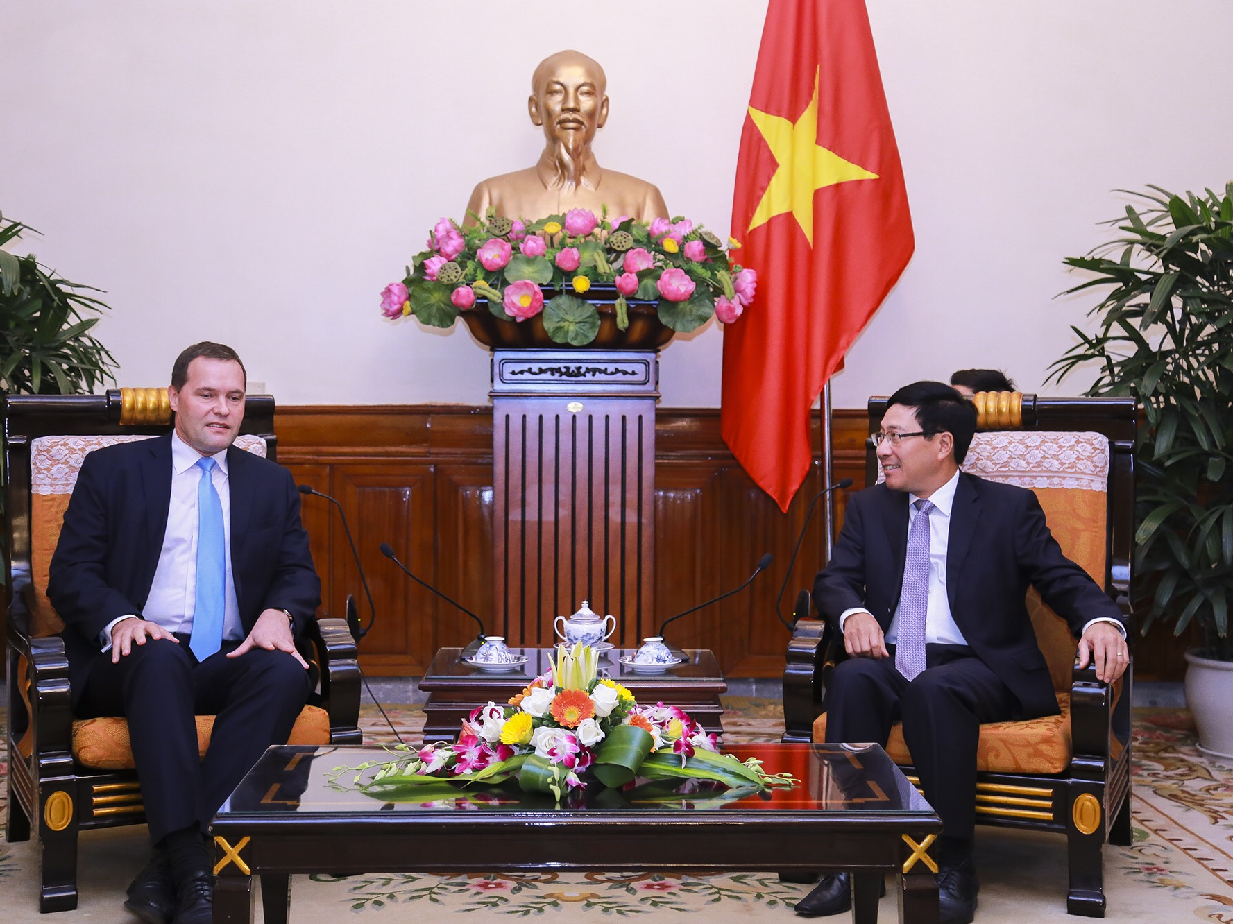 Phó Thủ tướng, Bộ trưởng Ngoại giao Phạm Bình Minh tiếp Đại sứ CH Czech