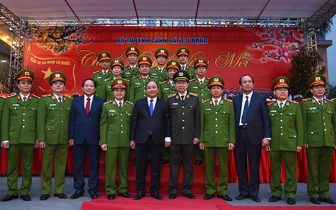 thu tuong kiem tra cong tac san sang chien dau cua canh sat co dong