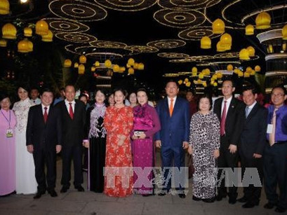 Chủ tịch Quốc hội dự khai mạc đường hoa Nguyễn Huệ