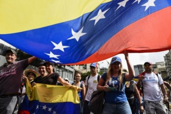 Việt Nam quan tâm theo dõi và mong muốn Venezuela hòa bình, ổn định
