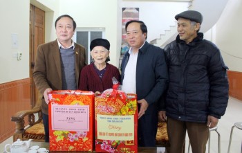 Thái Nguyên: Thăm, tặng quà các gia đình chính sách nhân dịp Tết Nguyên đán Canh Tý 2020