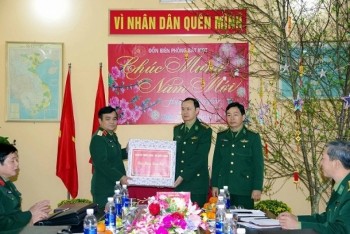 Thượng tướng Lê Chiêm thăm và chúc Tết Bộ đội Biên phòng Thanh Hóa