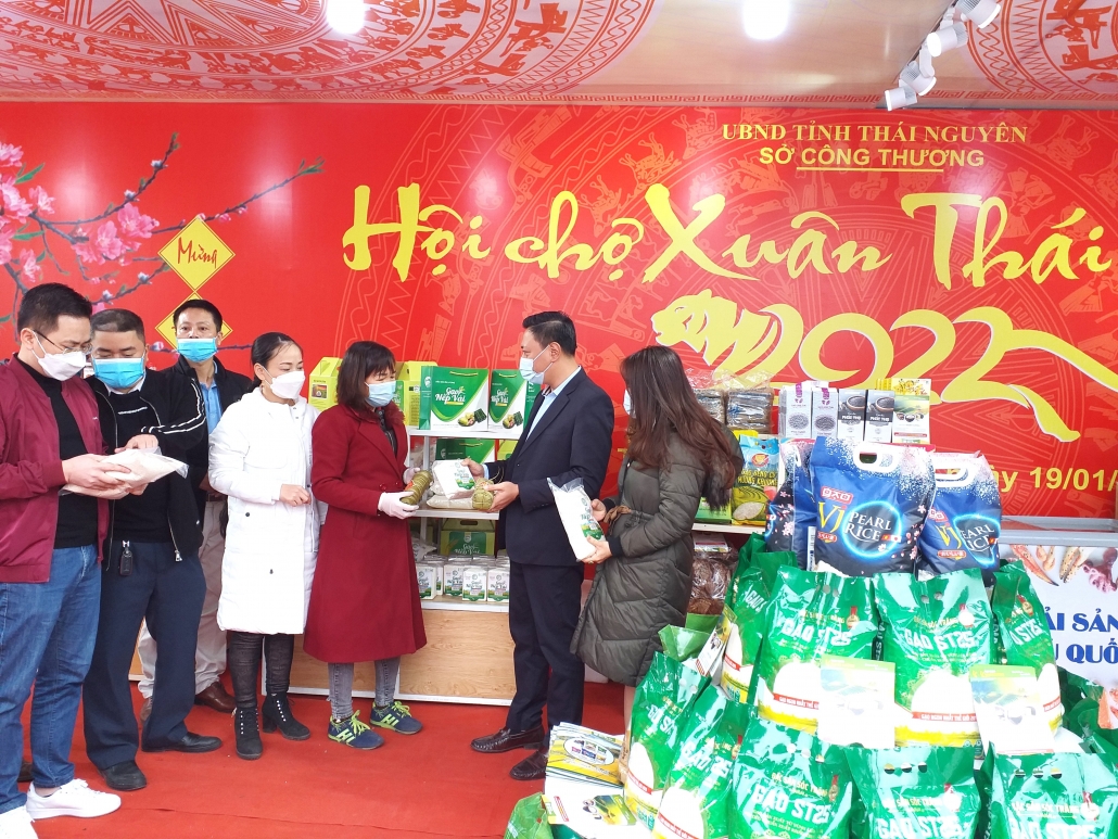 Hơn 2.000 mặt hàng đặc sản địa phương trưng bày tại Hội chợ Xuân Thái Nguyên năm 2022