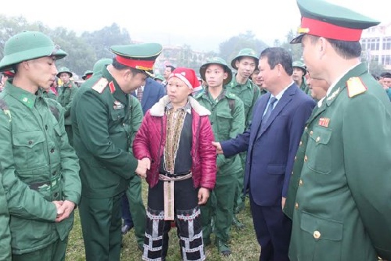 Tỉnh Lào Cai hoàn thành công tác giao, nhận quân năm 2017