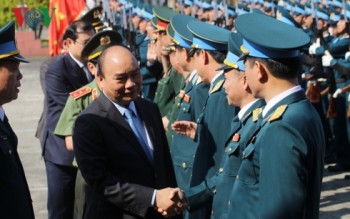 Thủ tướng Nguyễn Xuân Phúc thăm và chúc Tết Sư đoàn không quân 372