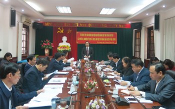 Tổ Biên tập văn kiện Đại hội Đảng bộ tỉnh lần thứ XX làm việc với Đảng bộ huyện Phú Lương