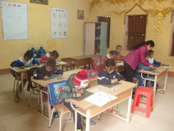 Tăng cường tiếng Việt cho trẻ em vùng dân tộc thiểu số