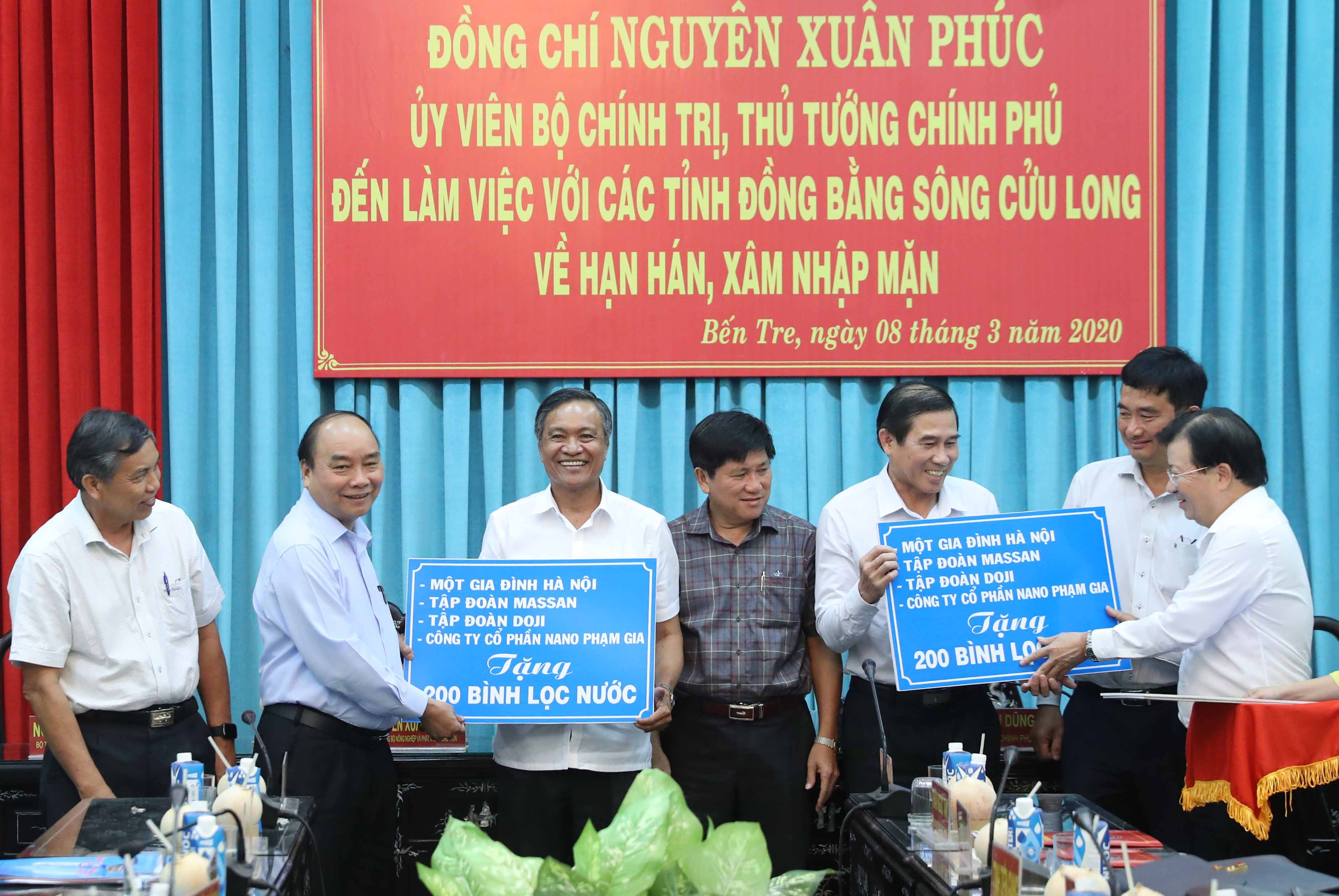 thu tuong vaccine co san cua viet nam la tinh than kien cuong vuot kho