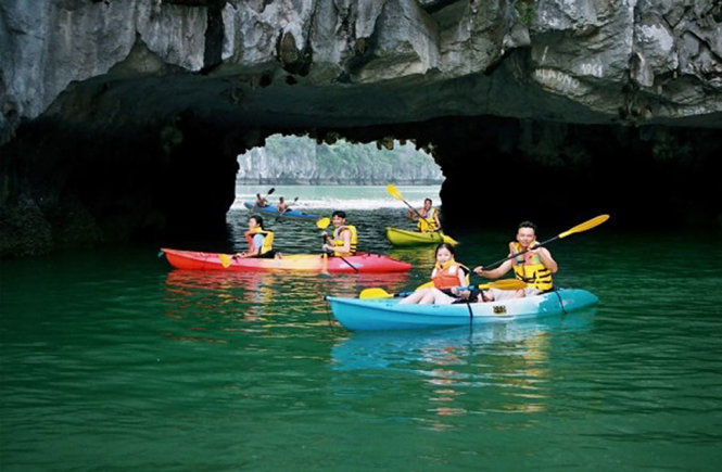 ban lai phuong an khai thac cheo thuyen kayak tren vinh ha long tuoi tre online