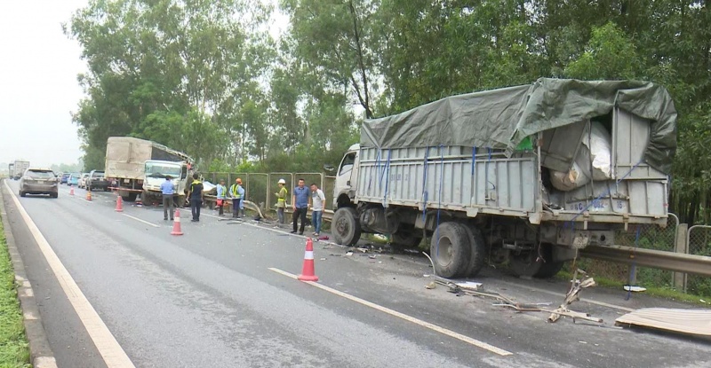 Tai nạn giao thông liên hoàn trên cao tốc Hà Nội – Thái Nguyên