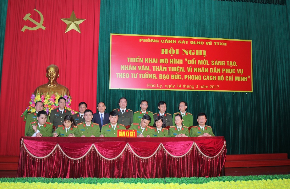 Hà Nam: Đẩy mạnh việc học tập và làm theo tư tưởng, đạo đức Hồ Chí Minh