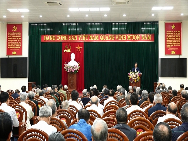 Đồng chí Chủ tịch UBND tỉnh dự buổi sinh hoạt với Câu lạc bộ Hưu trí Thái Nguyên