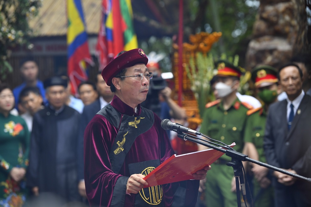Chủ tịch nước Võ Văn Thưởng dâng hương tưởng nhớ các Vua Hùng